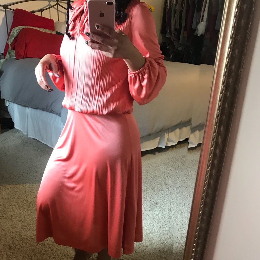 Vintage salmon color dress - Picture 4 of 6